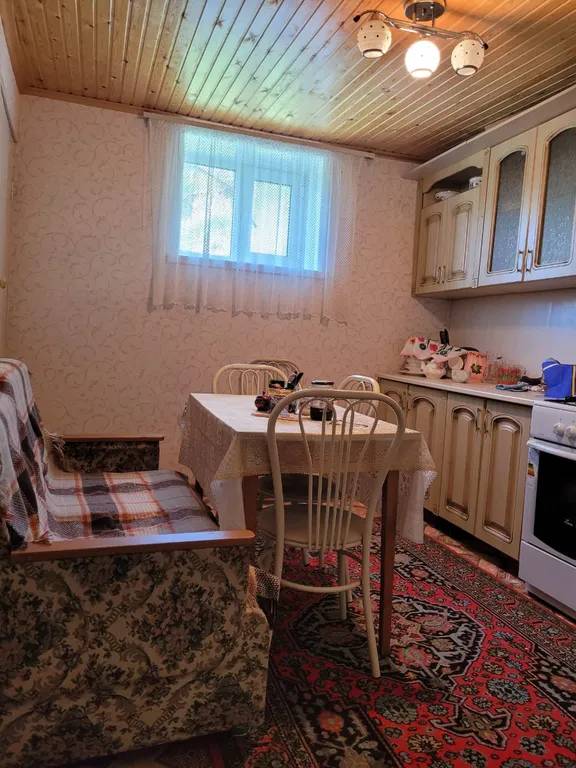 Уютная комната в частном доме без хозяев