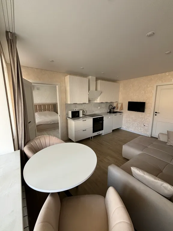 Двухкомнатный номер с кухней и бассейном