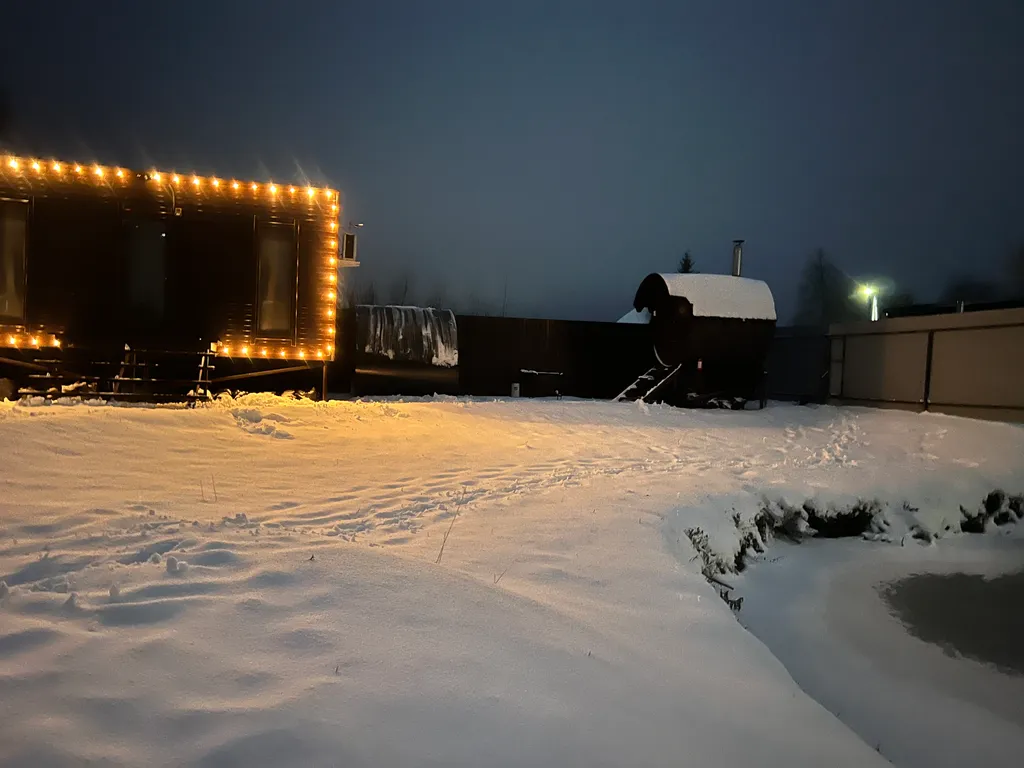 Коттедж Новый домик на берегу реки с собственным прудом — аренда посуточно в Усады
