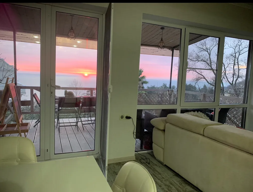 Дом с бассейном