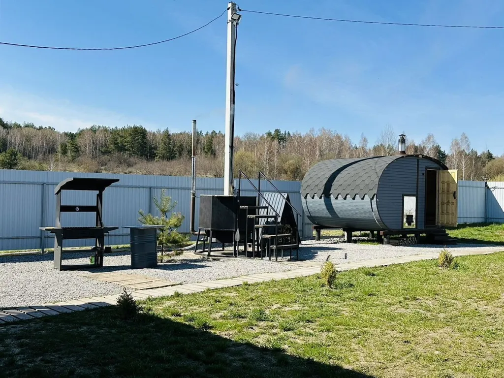 Современный дом с баней и чаном