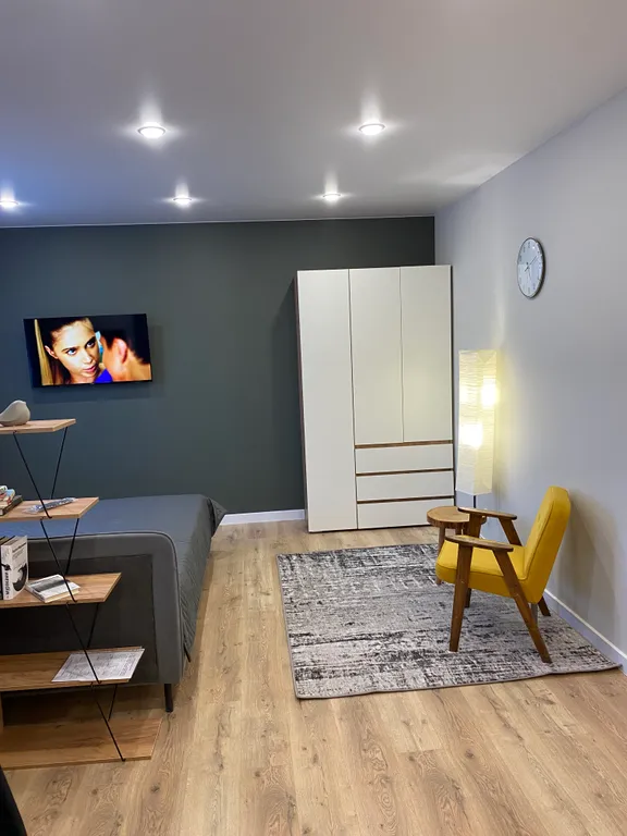 Просторная квартира студия для проведения романтических вечеринок