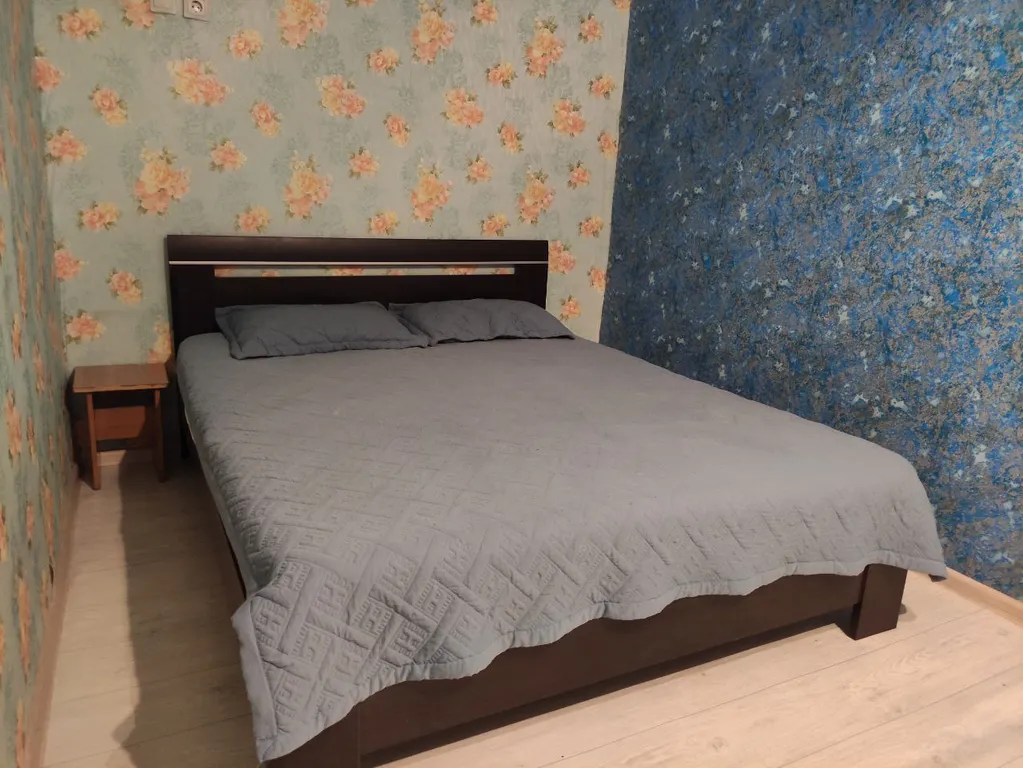 Двухкомнатная квартира возле автовокзала и краевой больницы