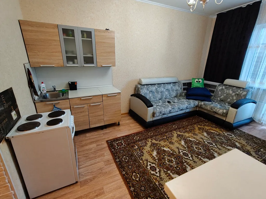 Студия рядом с ТЦ Аура