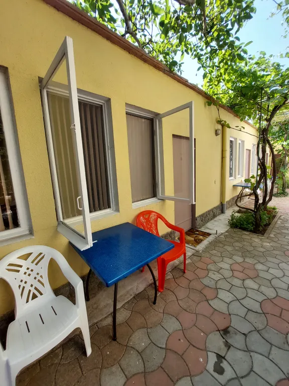 Уютный номер у моря с песчаным пляжем в шаговой доступности