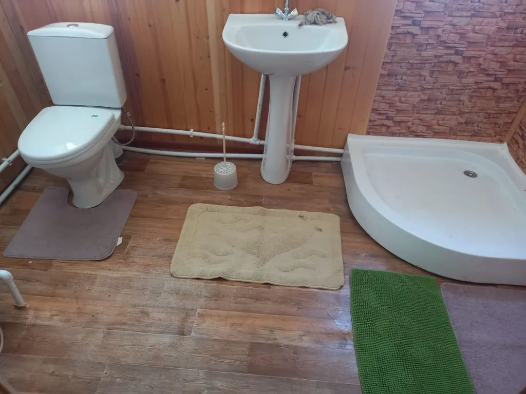 Дом между двух озёр