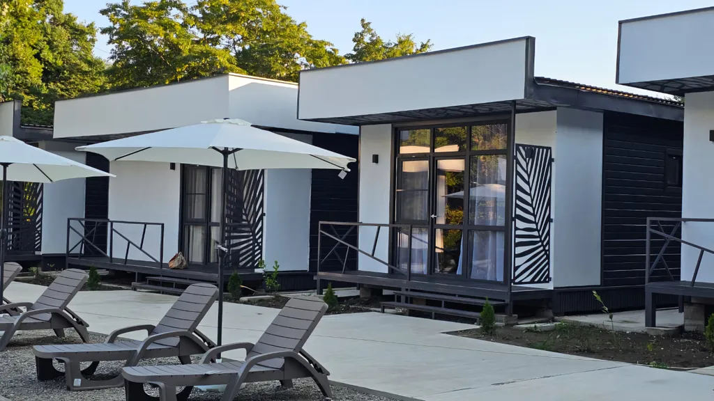 Уютные гостевые домики Колос