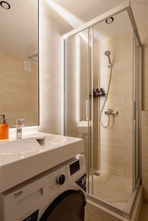 Новая и современная студия рядом с метро