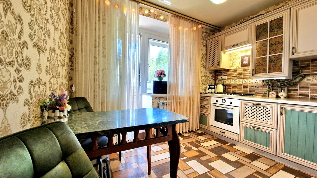 Уютная квартира с видом на монастырь