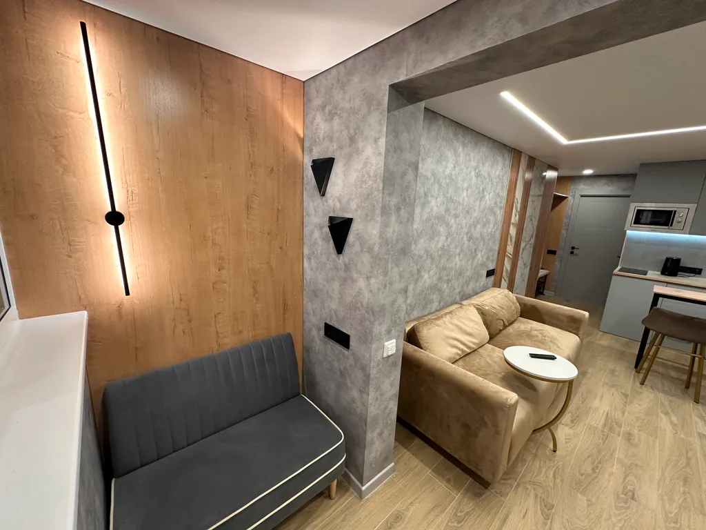 Уютная студия с дизайнерским ремонтом