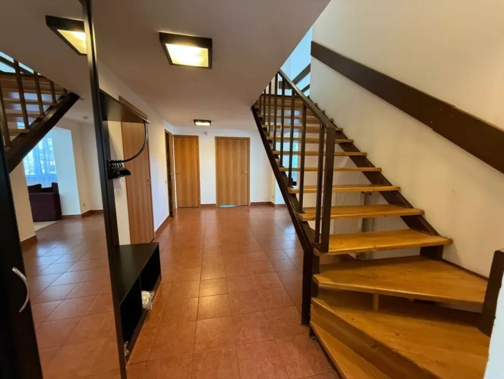 5-комнатный Дом