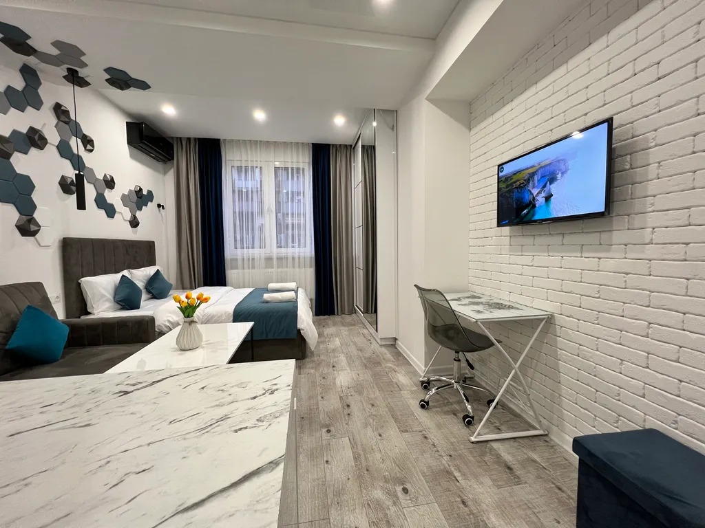 Creative Studio-Work and Relax by Republic Square