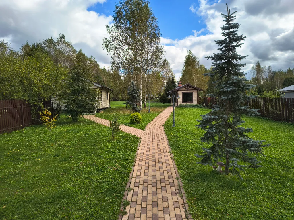 Русская усадьба с баней со швейцарским флёром