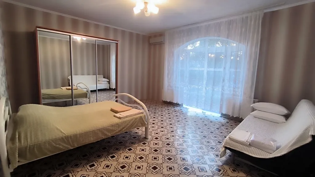 Уютный дом в центре Анапы для большой семьи