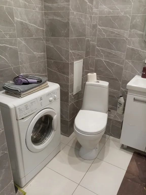 Студия с видом на горы и новороссийский порт