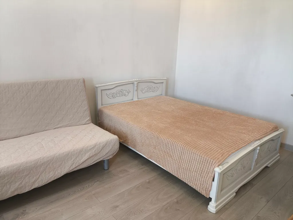 Современная квартира с видом на озеро