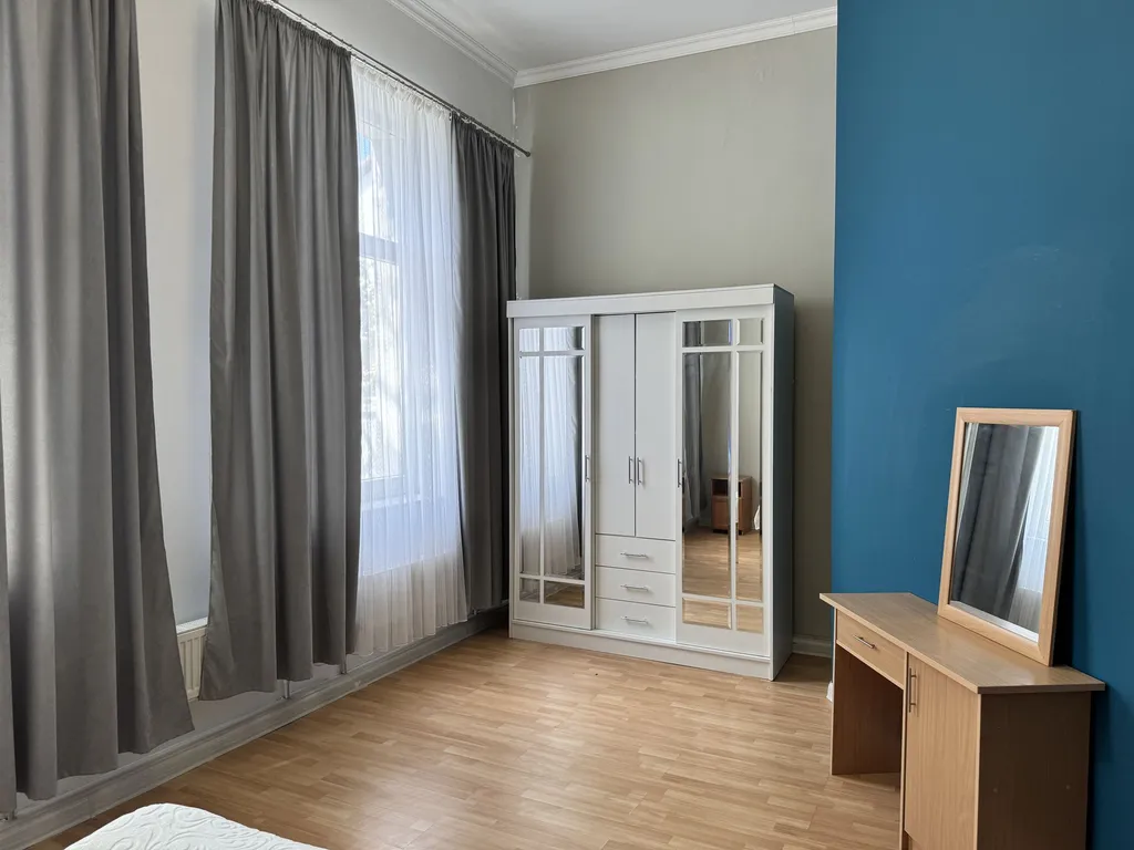 1-й этаж под ключ в центре - 15 мин до центрального пляжа