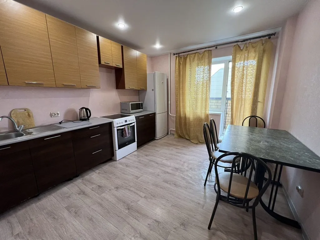 До всех достопримечательностей 5 минут на авто, свежий ремонт