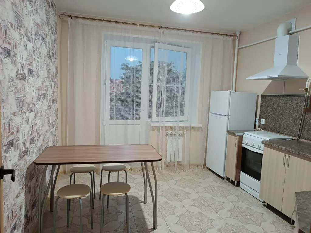 Квартира Квартира в оживлённом районе — Ейск