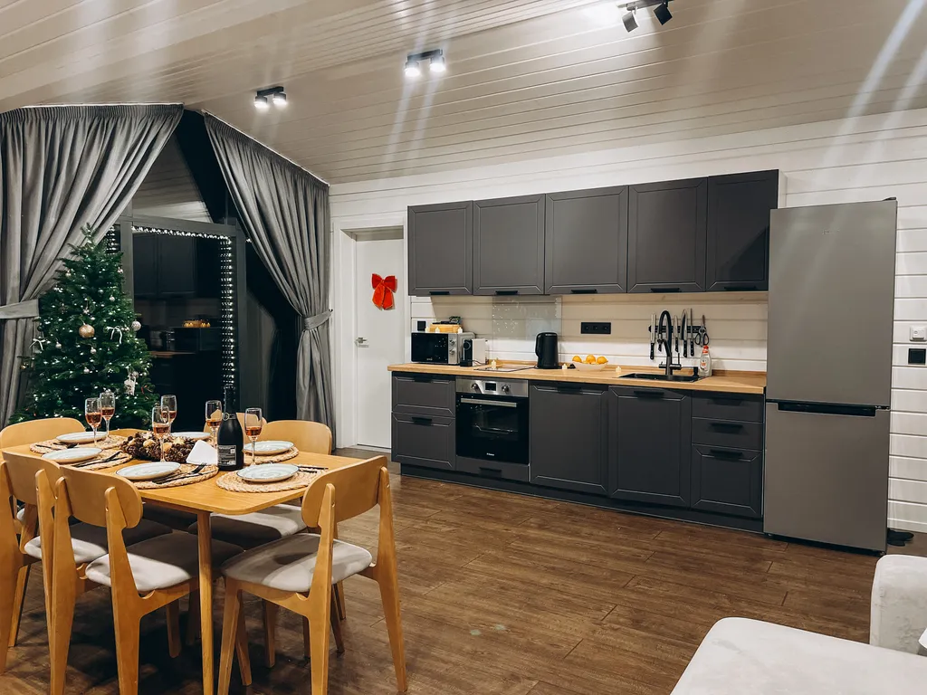 Дизайнерский дом с гриль-мангалом, сауной и большой террасой