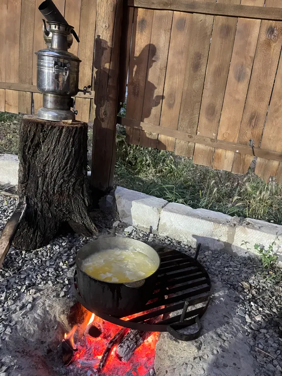 Уютный домик видом на город Дербент 5000 лет и на крепость Нарын-кала