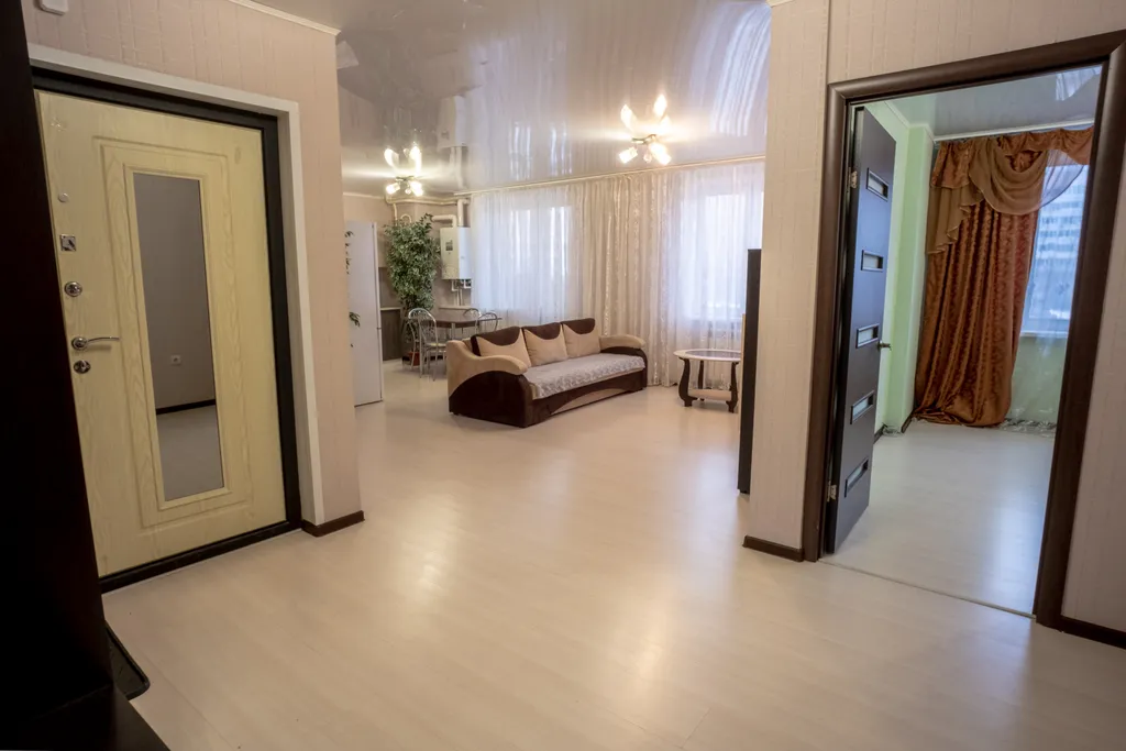 Апартаменты большие на главном проспекте