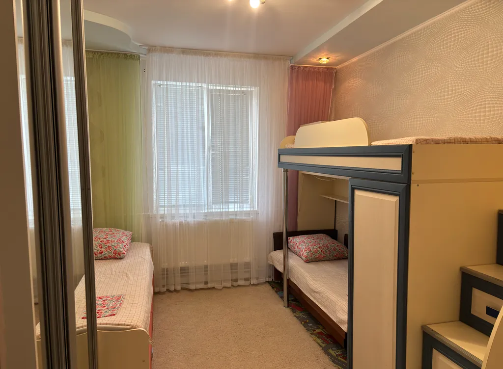 Уютный дом среди гор и моря