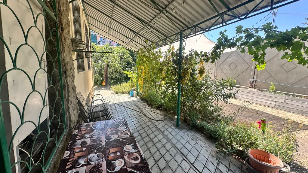 Дом на берегу Черного моря с видом на море