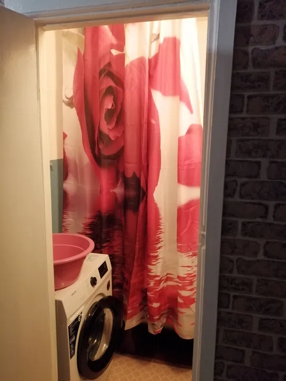 Просторная двушка на первом этаже