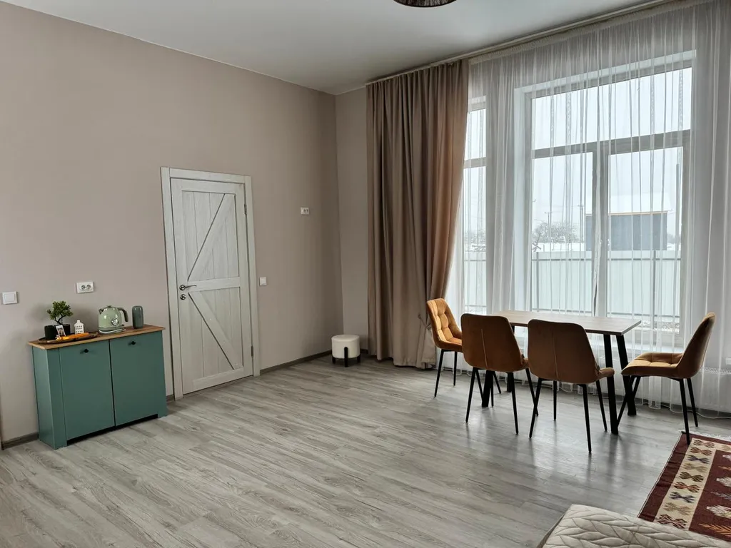 Комната с видом на горы