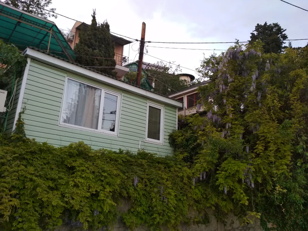 Домик с видом на море