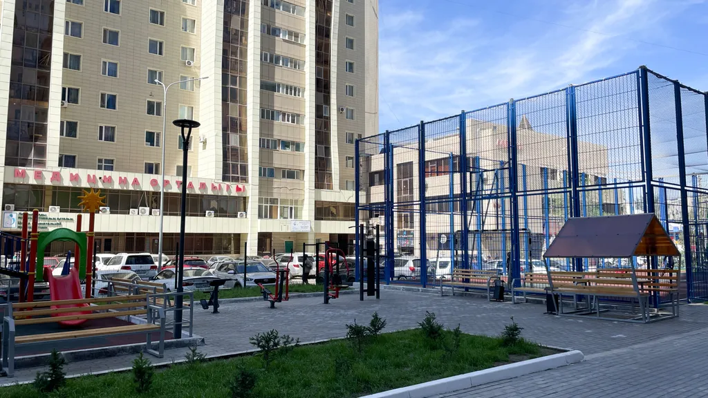 2-комнатная с видом на город возле набережной в старом центре Астаны