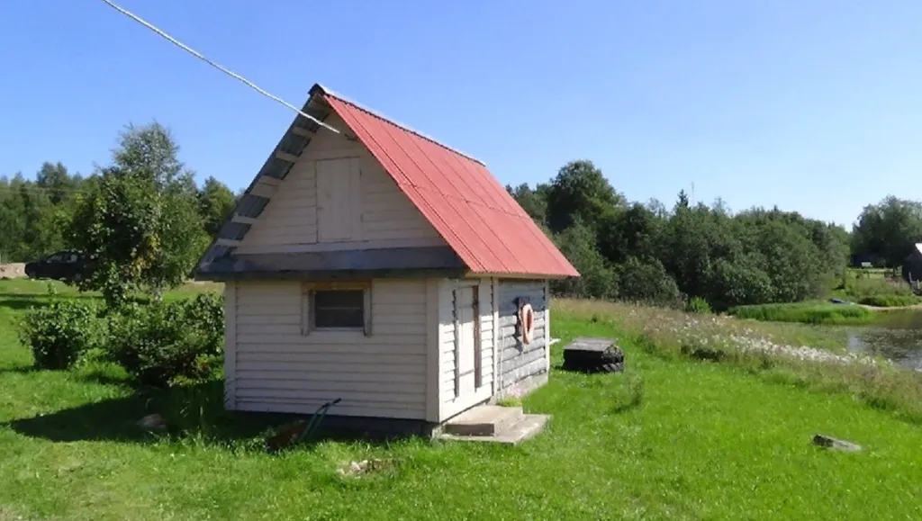 Жилой дом на самом берегу озера Крошнозеро