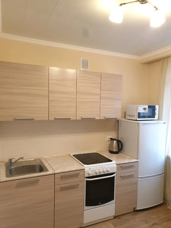 Дом напротив поликлиники