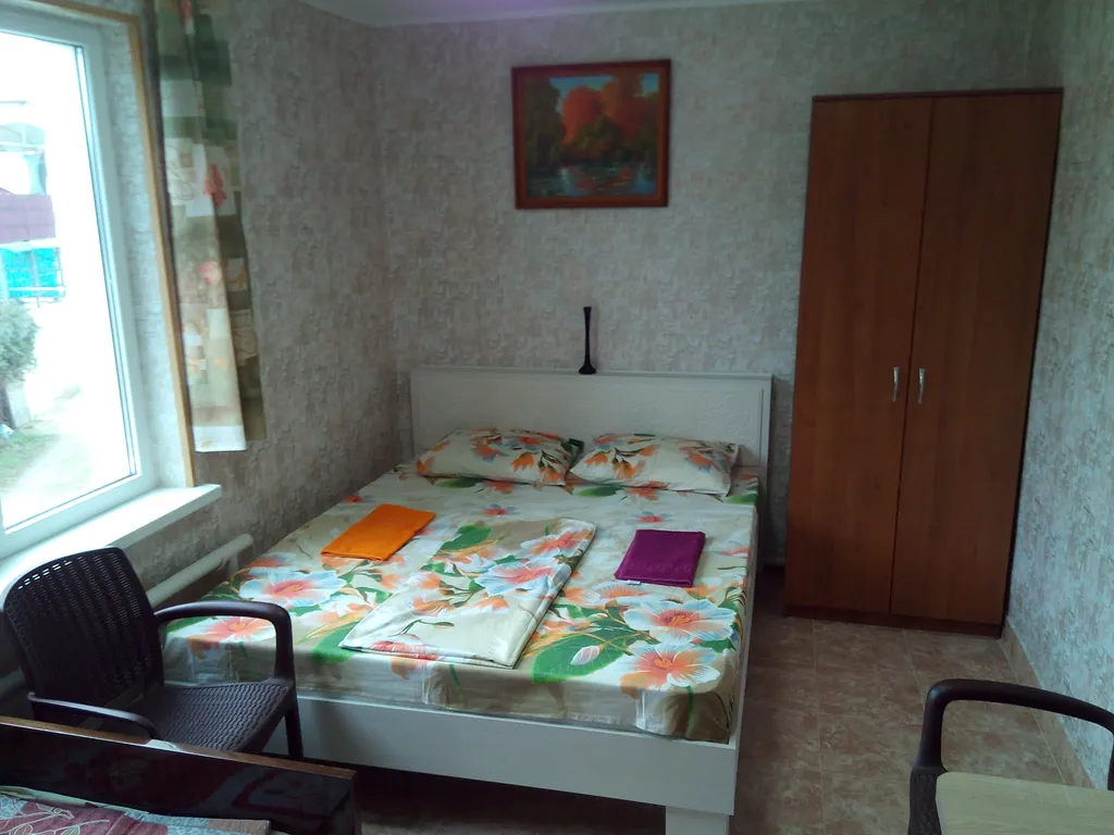 Дом у моря и парка фрунзе