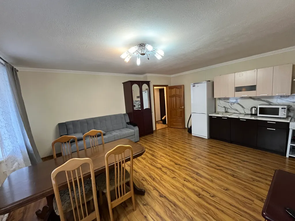 Уютная евро трёшка с большой гостиной