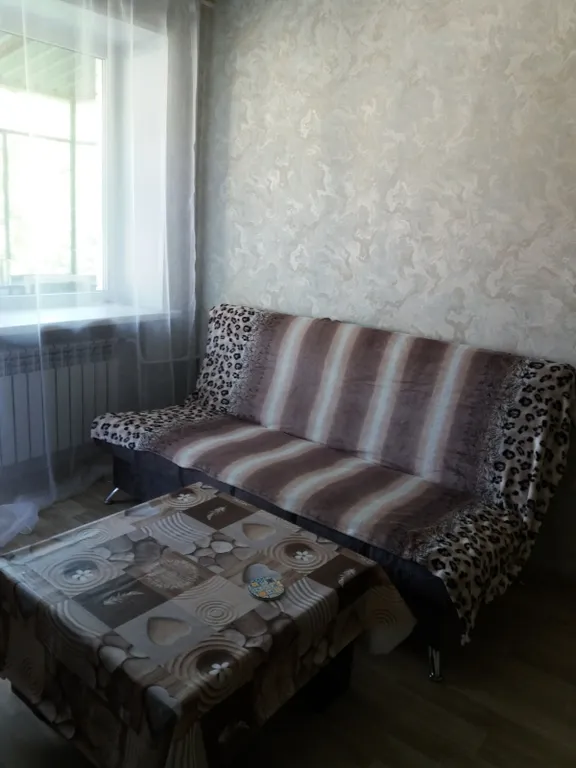 2-комнатная квартира с евроремонтом в центре Чебаркуля