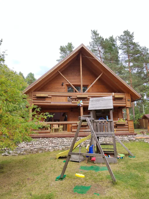 Коттедж Дом для отдыха в живописном месте — Луга