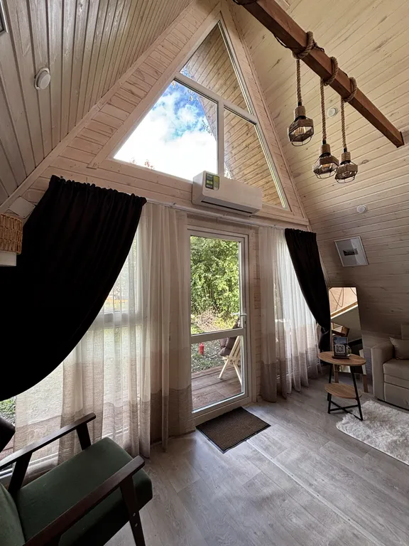 Домик с видом на горы