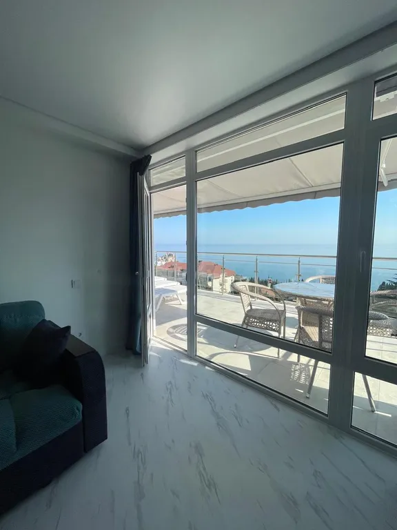 Апартаменты с шикарным видом на море и горы