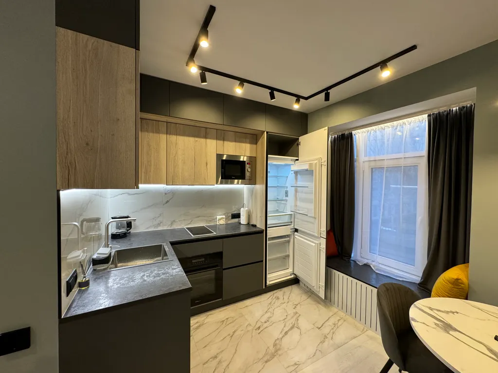 Апартаменты-студия в центре города в новом дoме бизнec-клаcса