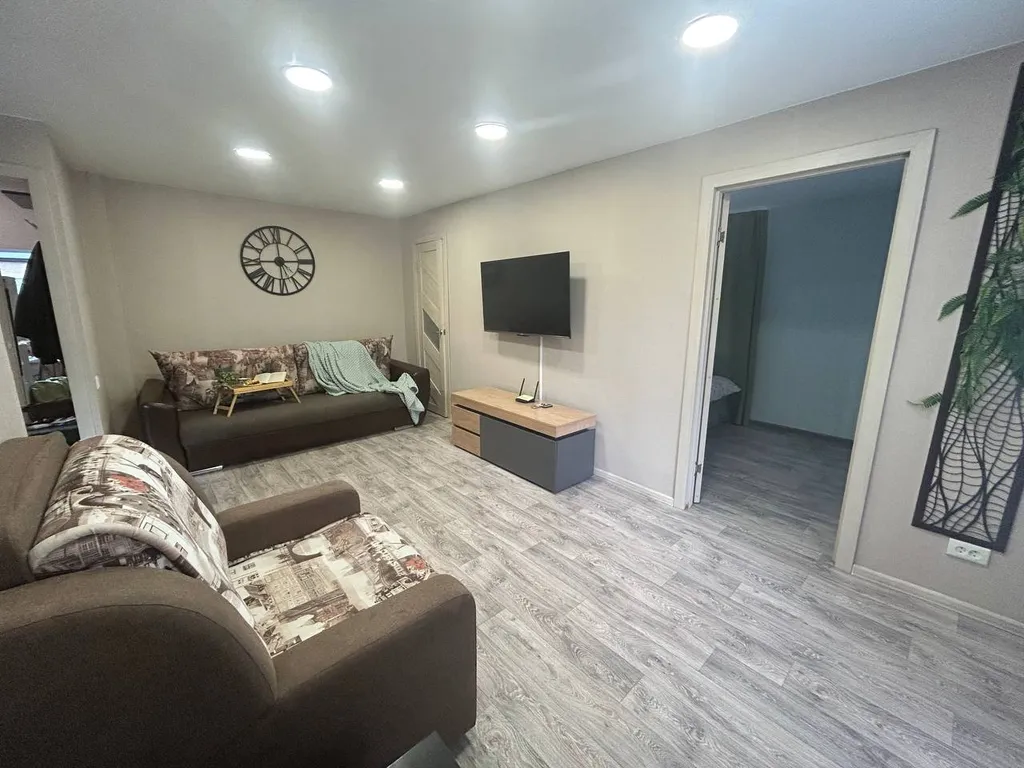 Уютная квартира — аренда посуточно в Юрга