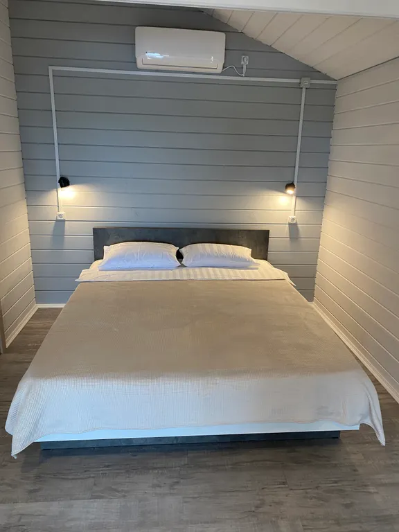 Коттедж Гостевой домик Золотые дюны — Кучугуры