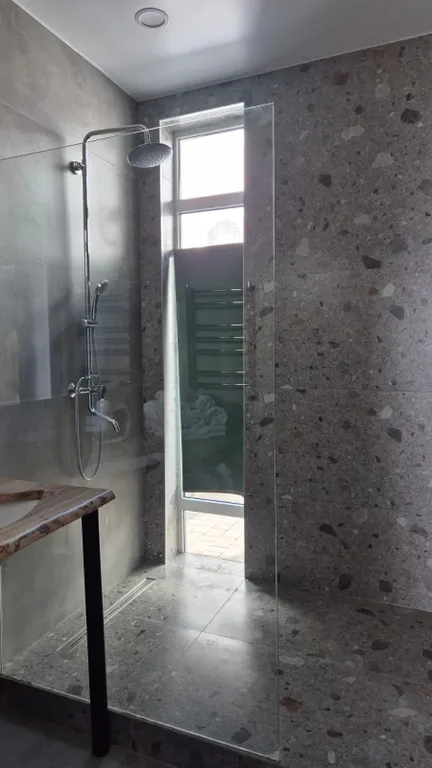 Шикарный дом с теплым бассейном и сауной