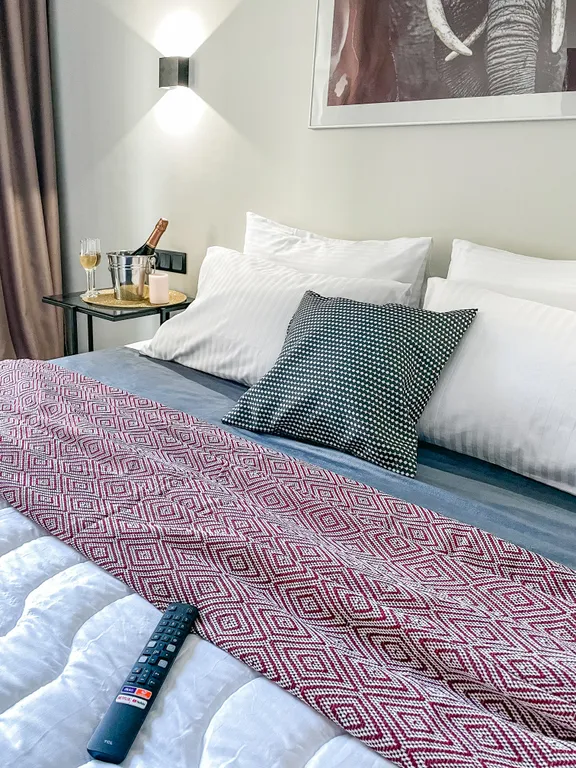 Слоники с видом на море Пик Южный