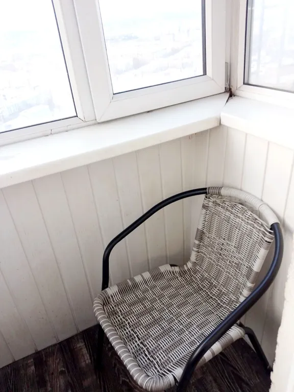 Однокомнатная квартира с балконом и видом на город и залив, 24 часа