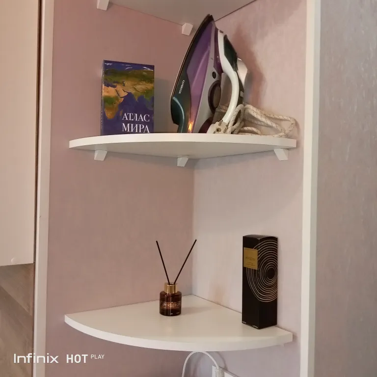 Студия с видом на горы и новороссийский порт