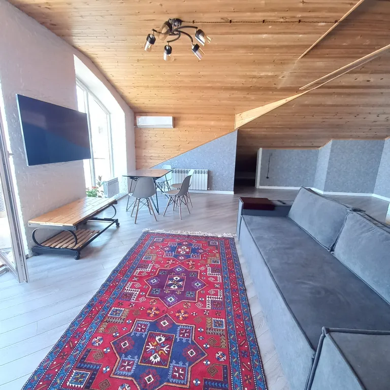 Квартира с балконом на высоте птичьего полета