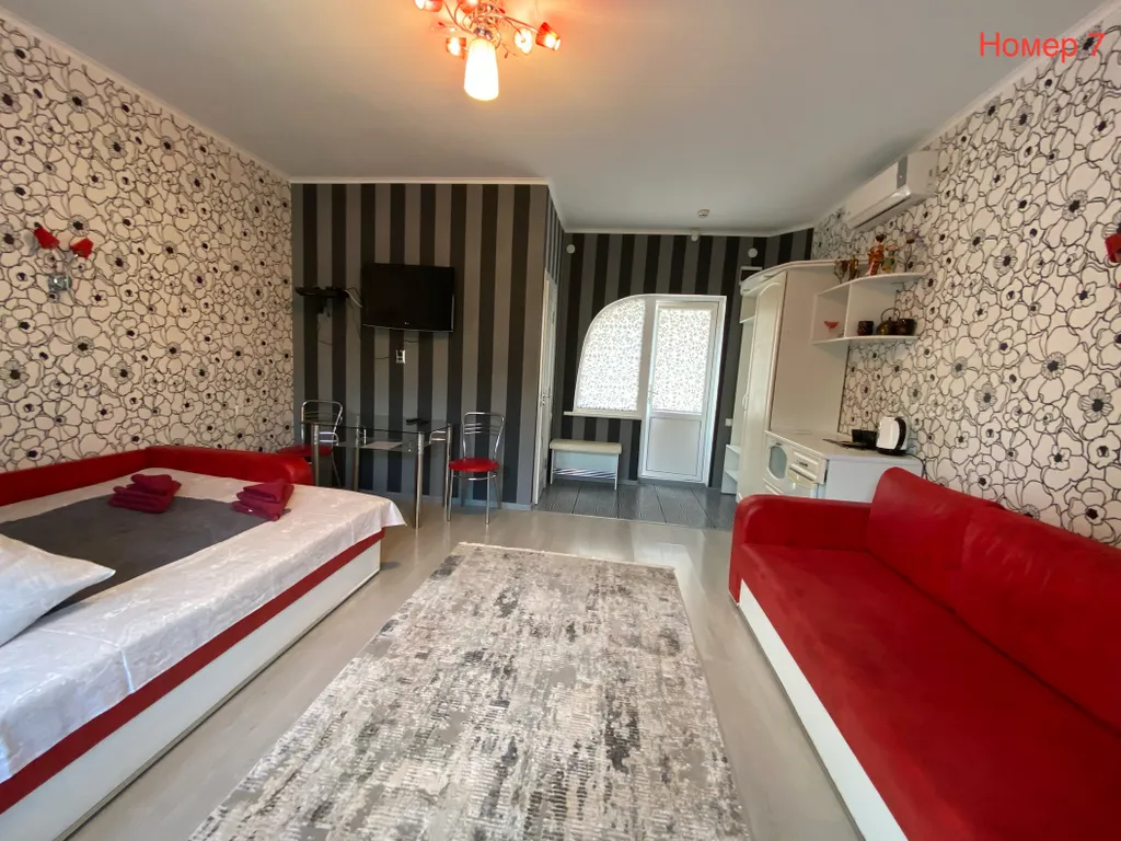 Коттедж Домик у бассейна — Севастополь