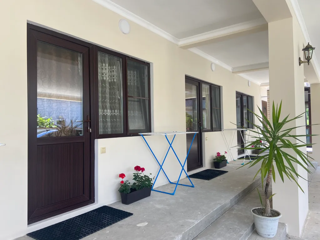 Квартира Комната — аренда посуточно в Лоо